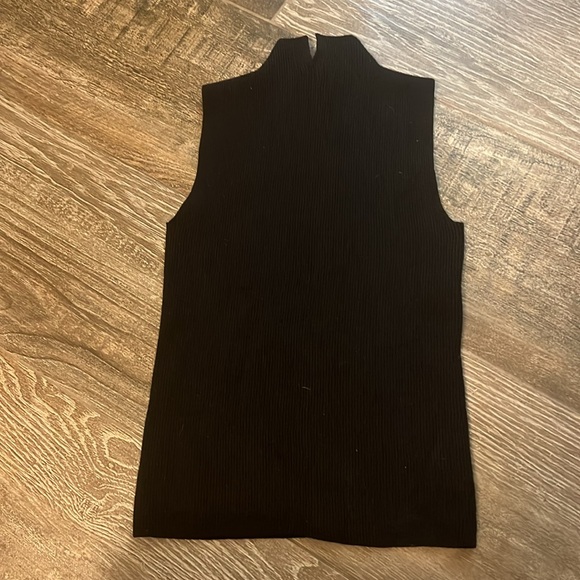 Theory black ribbed wool sleevele turtleneck size P - Picture 2 of 3